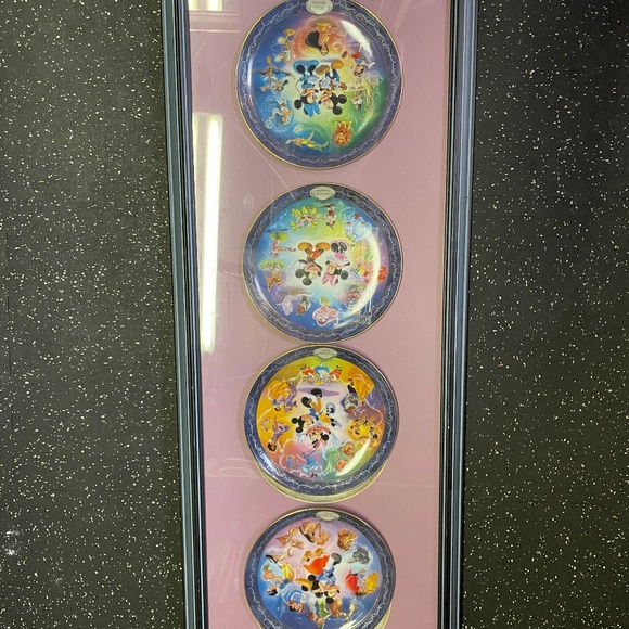 Disney Mickey Mouse Plates LIMITED EDITION - Picture 2 of 3